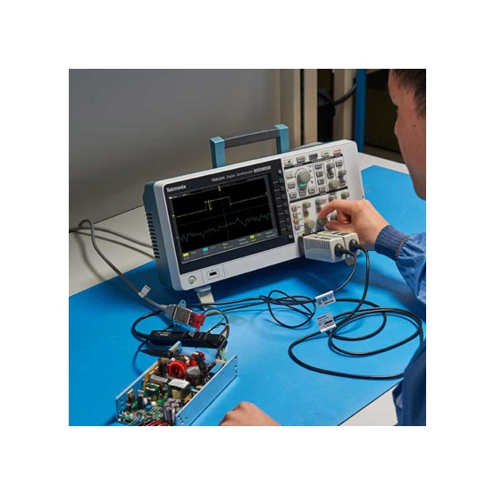 Цифровой запоминающий осциллограф Tektronix TBS2104
