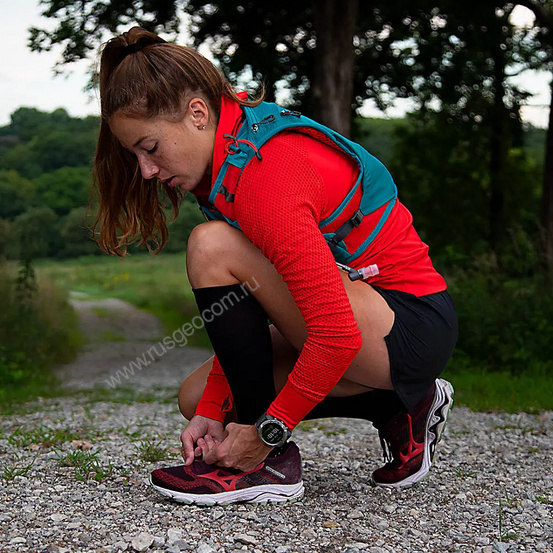 Часы Garmin Enduro титановый корпус с угольно-серым DLC-покрытием и черный нейлоновый ремешок UltraFit