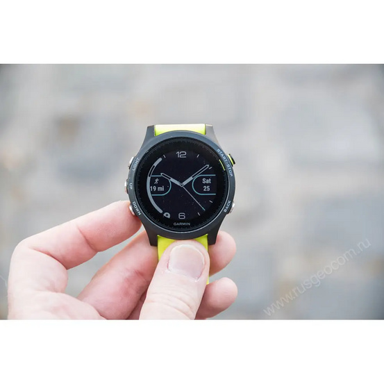 Часы Garmin Forerunner 935 с пульсометром HRM-Tri