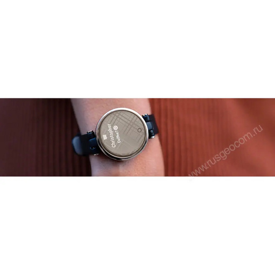 Часы Garmin Lily кремово-золотистый безель, черный корпус и итальянский кожаный ремешок