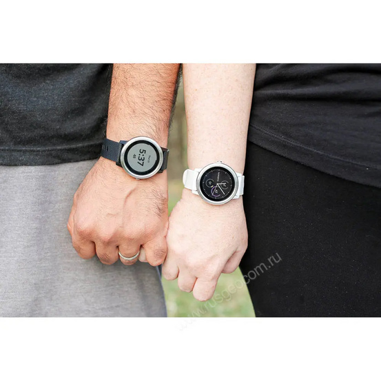 Часы Garmin Vivoactive 3 серебристые с белым ремешком