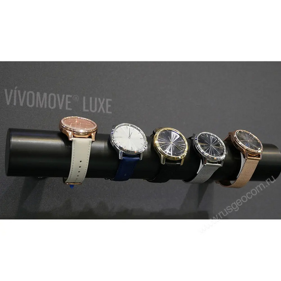 Часы Garmin Vivomove Luxe золотистые черные с кожаным ремешком