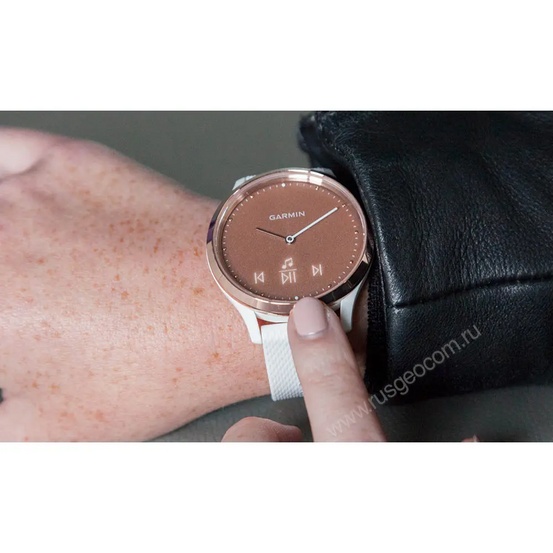 Часы Garmin Vivomove HR розовое золото с белым ремешком