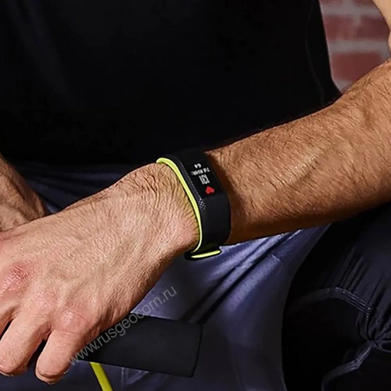 Фитнес-браслет Garmin Vivosport с GPS лимонные большой размер