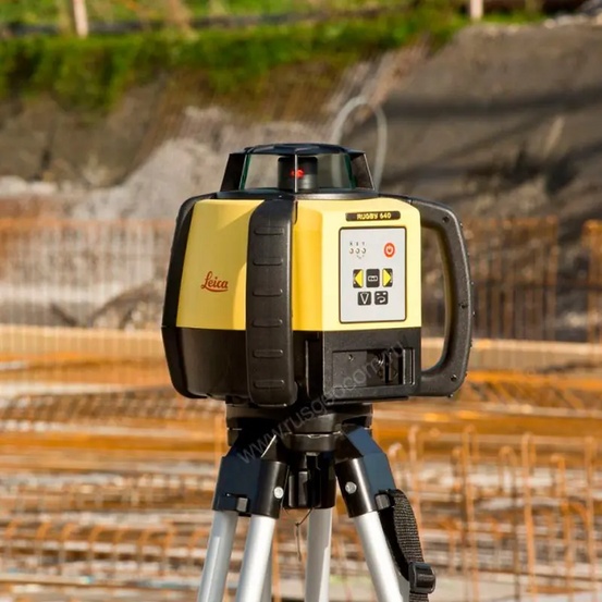Ротационный нивелир Leica Rugby 640 комплект