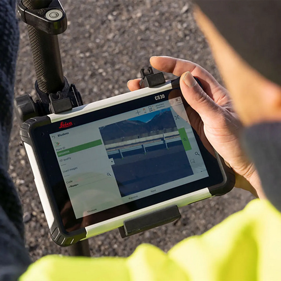 Полевой контроллер Leica CS30 LTE