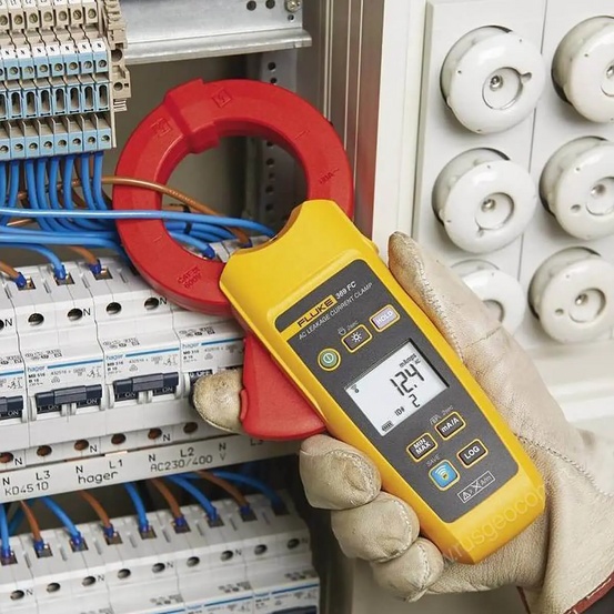 Токоизмерительные клещи Fluke 369 FC