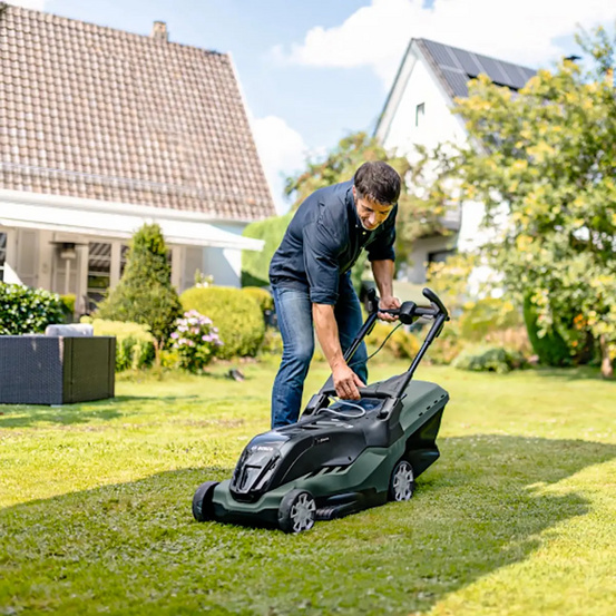 Аккумуляторная газонокосилка Bosch AdvancedRotak 36-690