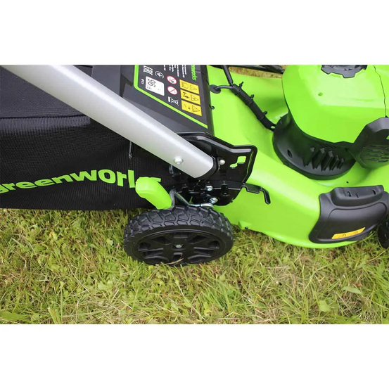 Аккумуляторная газонокосилка самоходная Greenworks GD40LM48SPK4 бесщеточная, 40V с АКБ 4 Ач + ЗУ 2А