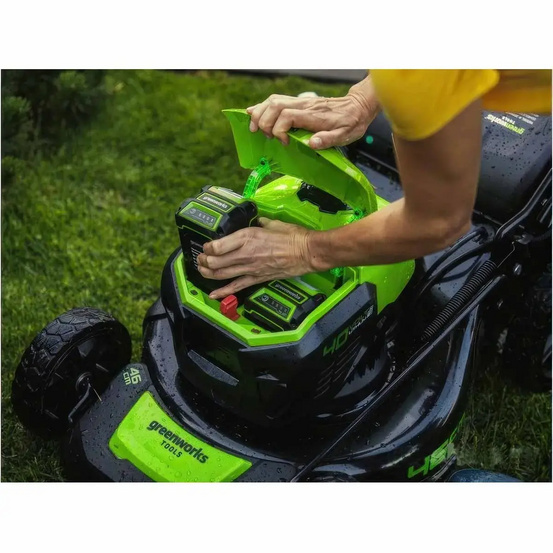 Аккумуляторная газонокосилка самоходная Greenworks GD40LM46SPK5 бесщеточная, 40V с АКБ 5 Ач + ЗУ 2А