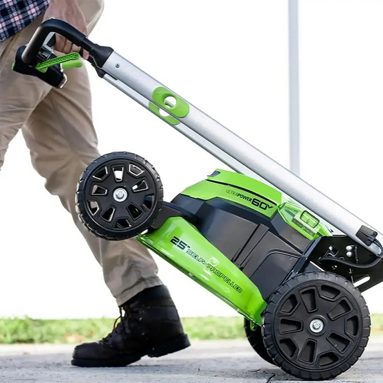 Аккумуляторная газонокосилка самоходная Greenworks GD60LM61 бесщеточная, 60V с АКБ 2 Ач + ЗУ 10А двойное