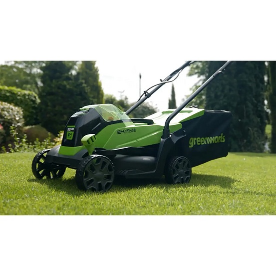 Аккумуляторная газонокосилка Greenworks GD24LM33 бесщеточная, 24V с АКБ 4 Ач USB + ЗУ 4А быстрое