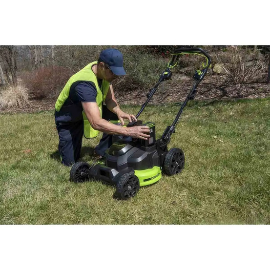 Аккумуляторная газонокосилка самоходная Greenworks TwinForce GC82LM61S бесщеточная, 82V с АКБ 8 Ач + ЗУ 4А