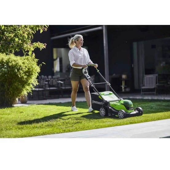 Аккумуляторная газонокосилка Greenworks G24X2LM41, 24V с 2хАКБ 2 Ач + ЗУ 2А