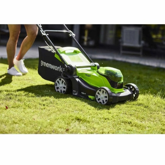 Аккумуляторная газонокосилка Greenworks G24X2LM41, 24V с 2хАКБ 4 Ач + ЗУ 4А быстрое