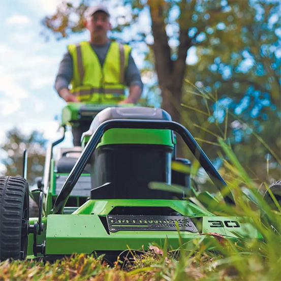 Аккумуляторная газонокосилка самоходная Greenworks GC82LM30 бесщеточная, 82V без АКБ и ЗУ