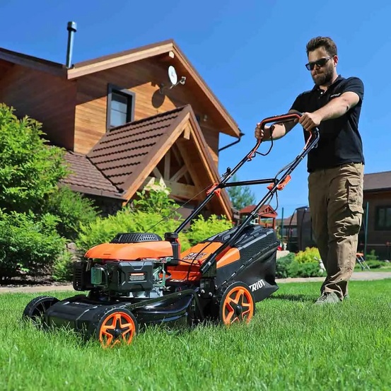 Бензиновая газонокосилка самоходная Patriot PT 46 S