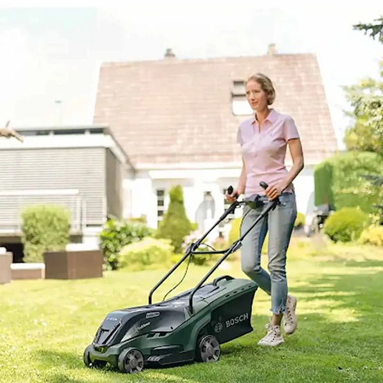 Электрическая газонокосилка Bosch UniversalRotak 650