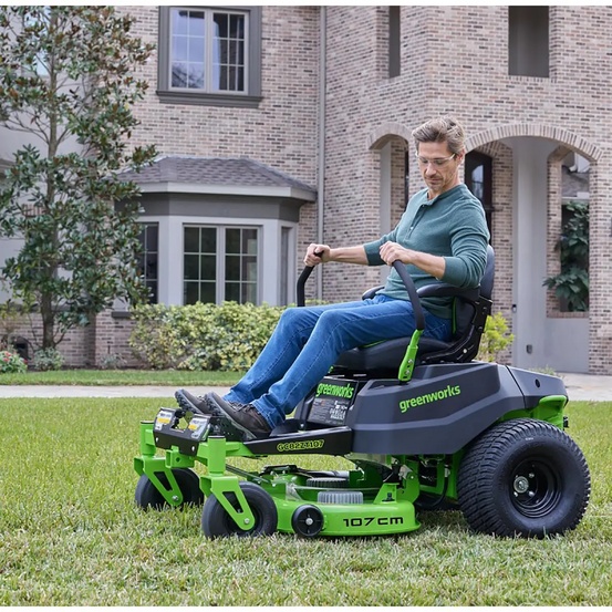 Райдер с нулевым радиусом разворота Greenworks GC82ZT107 82V (107 см) бесщеточный аккумуляторный с 6хАКБ 8 Ач + 3хЗУ G82C2