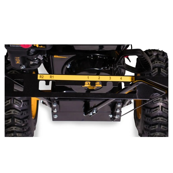 Снегоуборщик бензиновый самоходный CHAMPION ST656