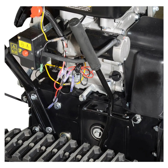 Снегоуборщик бензиновый гусеничный Huter SGC 6000CD