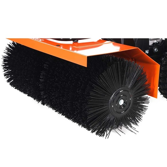 Бензиновая самоходная подметальная машина YARD FOX 800SL