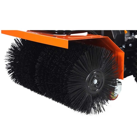 Бензиновая самоходная подметальная машина YARD FOX 600SL