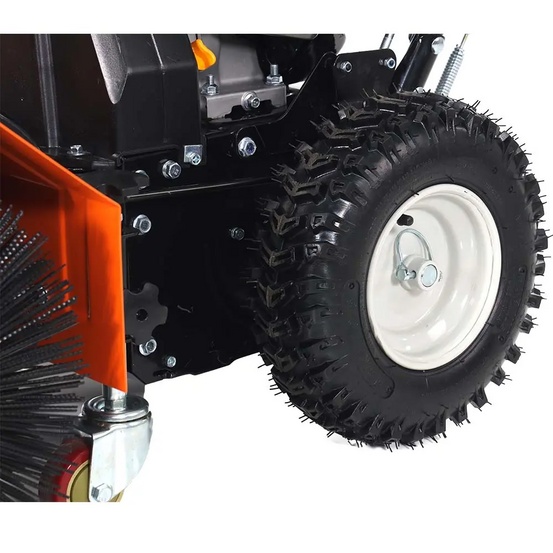 Бензиновая самоходная подметальная машина YARD FOX 600SL