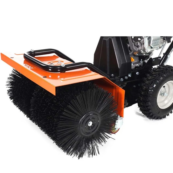 Бензиновая самоходная подметальная машина YARD FOX 600SL