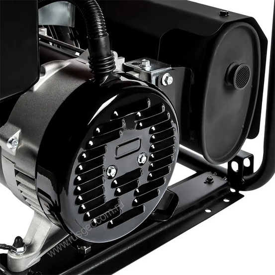 Бензиновый генератор DDE G750E