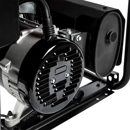 Бензиновый генератор DDE G750