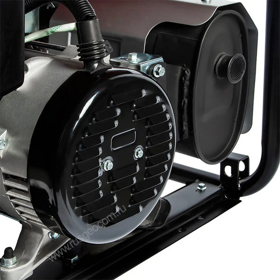 Бензиновый генератор DDE G650EA