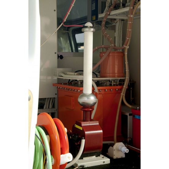 Аппарат испытания диэлектриков АИСТ 50М с «сухим» трансформатором