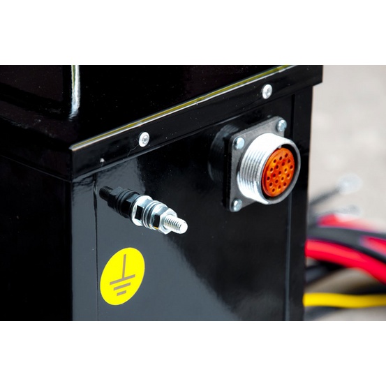 Аппарат для испытания электрооборудования и средств индивидуальной защиты (СИЗ) АИСТ-10 в комплекте с ванночкой