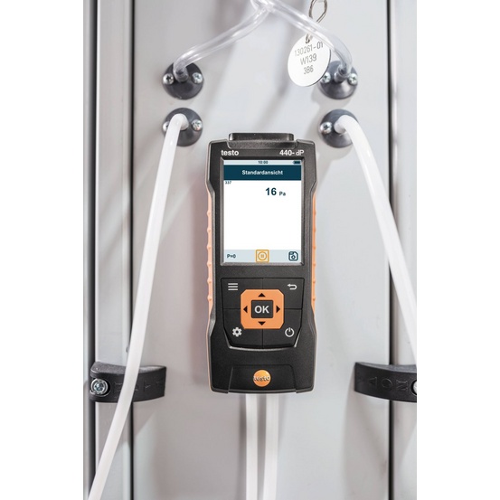 Прибор для измерения скорости и оценки качества воздуха в помещении со встроенным сенсором дифференциального давления Testo 440 dP
