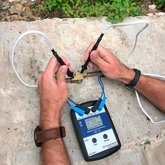 ИКС-1А микромиллиомметр