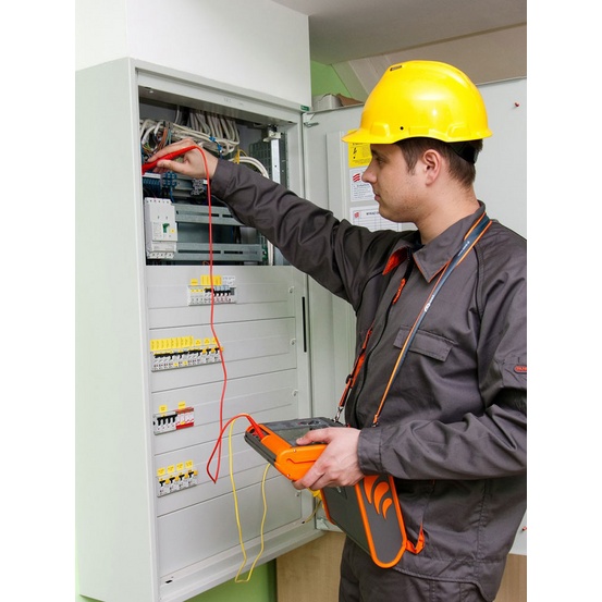 Измеритель параметров электробезопасности электроустановок MPI-520